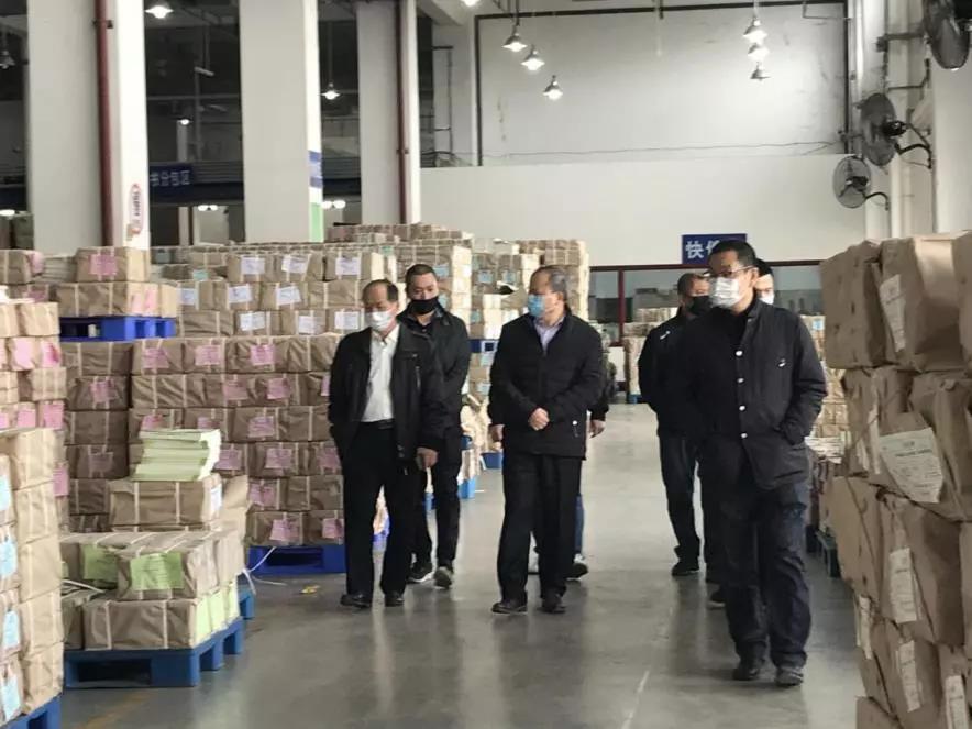 唐咸秋向润华到广西新华书店集团调研教材教辅配发及微商城上线运营工作