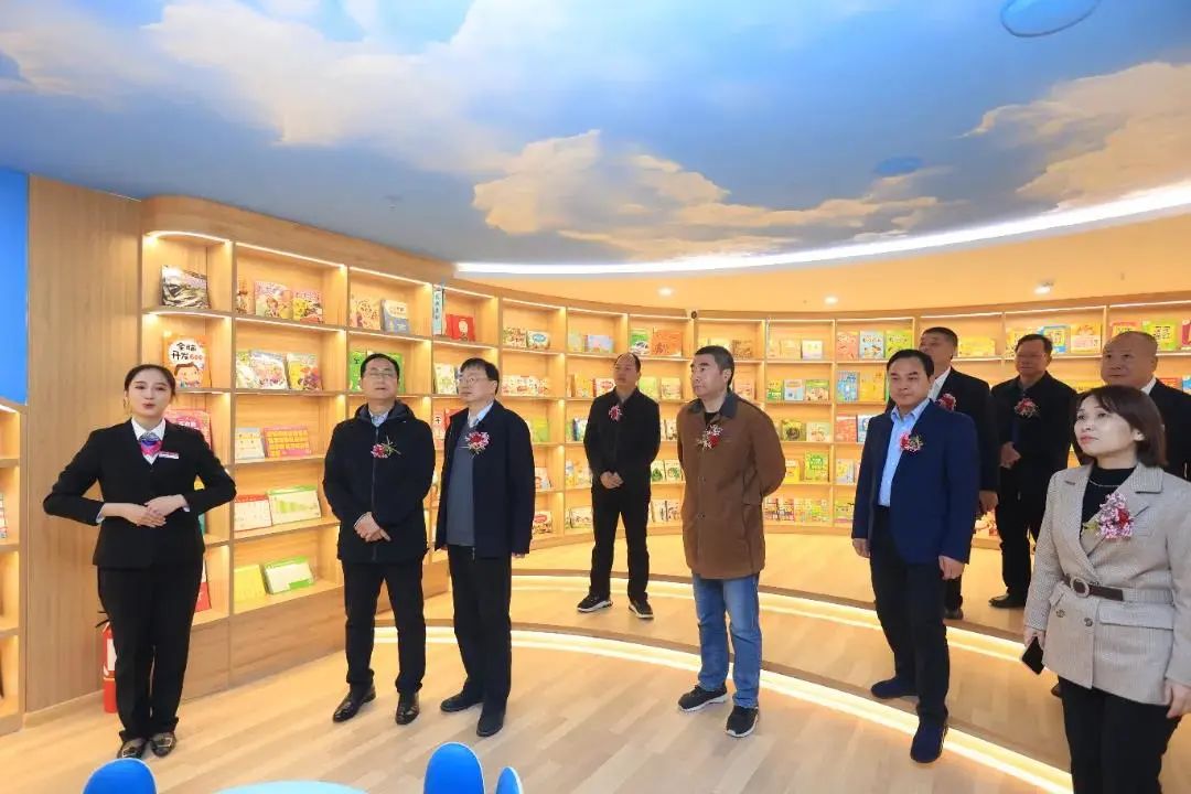 桂平市、合浦县、永福县新华书店有限公司重装开业