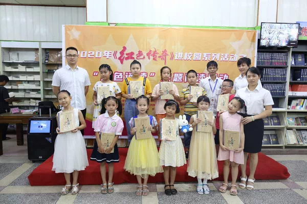 桂平市新华书店举办暑期《红色传奇》进校园系列活动
