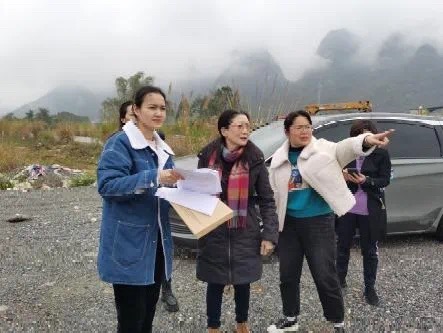 广西出版传媒集团有限公司总会计师赵惠娟到都安瑶族自治县新华书店有限公司调研