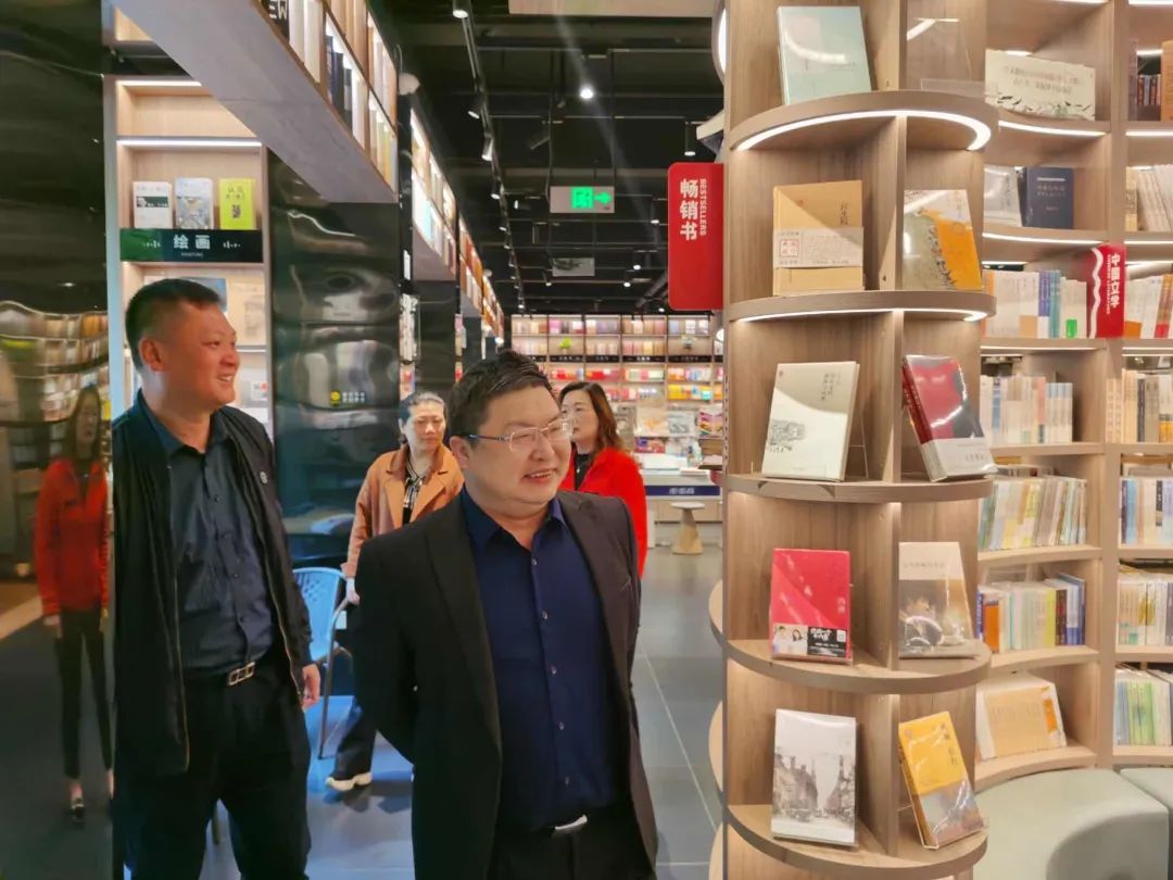 全州县委常委、宣传部部长蒋学军到桂林市新华书店有限公司全州分公司调研指导