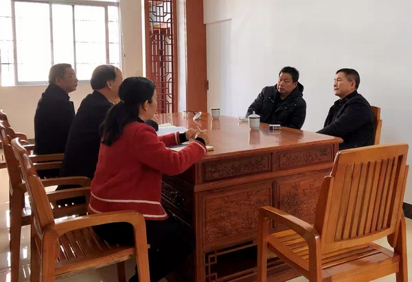 广西出版传媒集团、广西新华书店集团领导一行到北流市新华书店有限公司调研