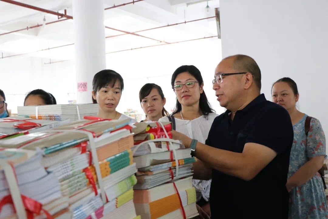 百色市新华书店有限公司到邕华公司交流学习