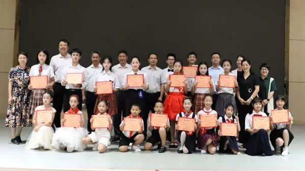 钦州市举办第二十七届青少年爱国主义读书教育活动讲故事暨演讲比赛