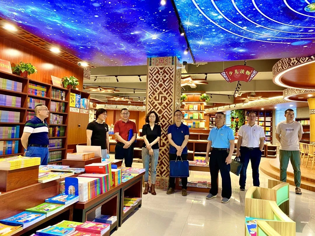 广西出版传媒集团有限公司纪委委员、广西新华书店集团股份有限公司党委委员、纪委书记白竹林到贺州市新华书店有限公司调研