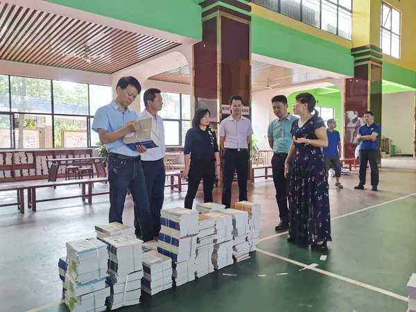 自治区党委宣传部印刷发行管理处领导到贵港市调研出版物发行工作