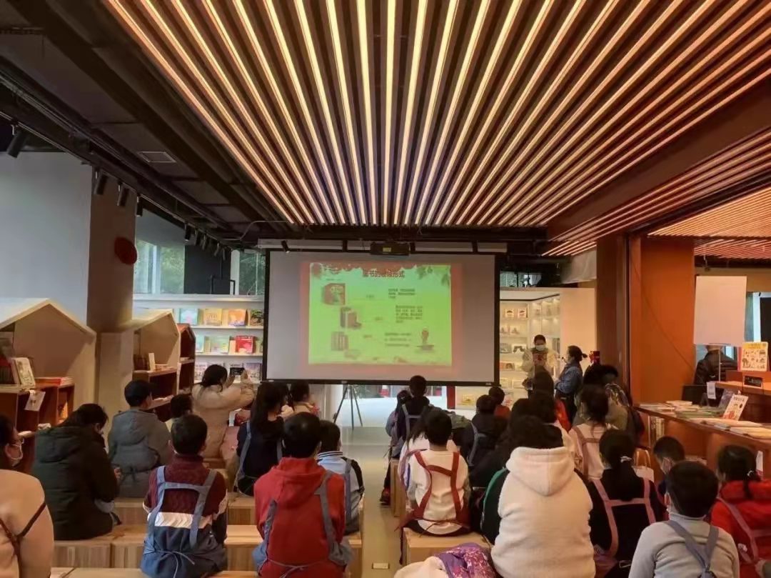 广西新华书店集团股份有限公司各级子公司开展“新华小店长”体验活动