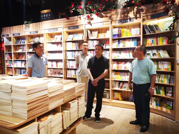 广西新华书店集团领导一行到天等县、田阳县新华书店有限公司调研