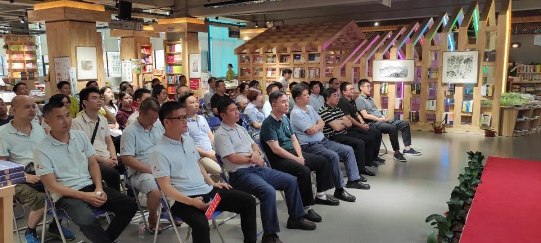出版传媒集团机关一支部、新华书店集团机关二支部、弘文公司支部、武鸣区公司支部 联合开展“七一”党建活动