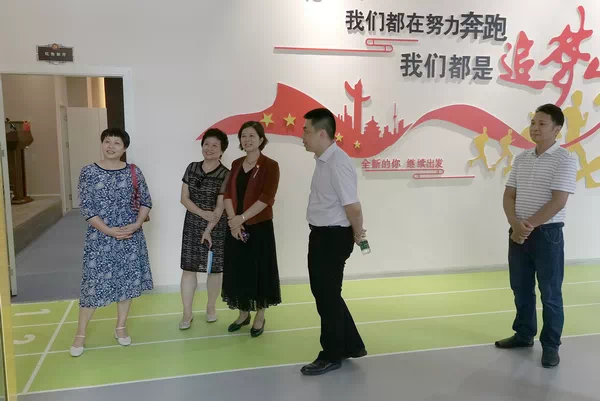 广西新华书店集团领导一行到来宾市新华书店有限公司指导工作