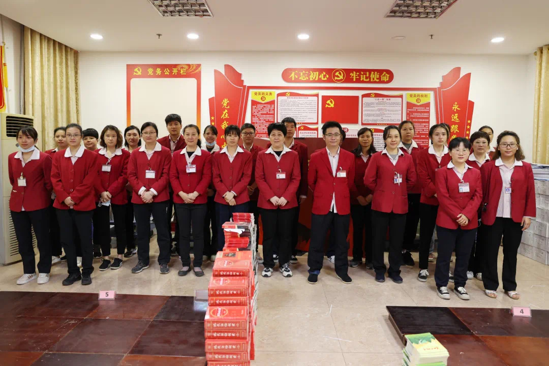 柳州市新华书店有限公司举办2021 年“阅史百年 畅想未来”图书造型比赛